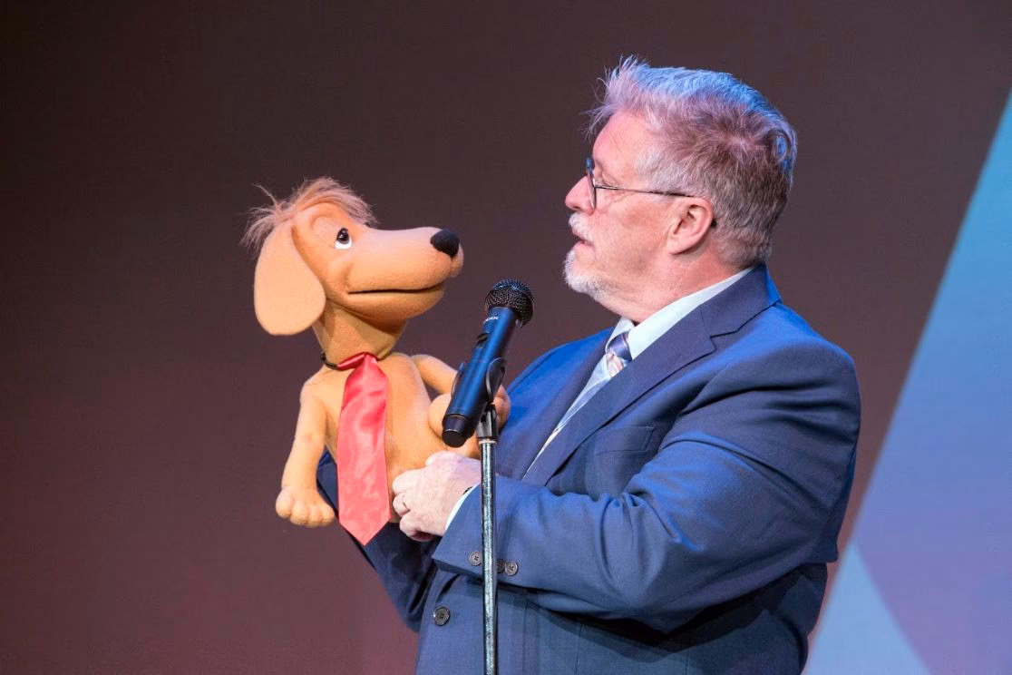 Al Getler and Muddy Paws performing live onstage.