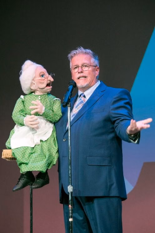 Al Getler performing live with Miss McNeely.